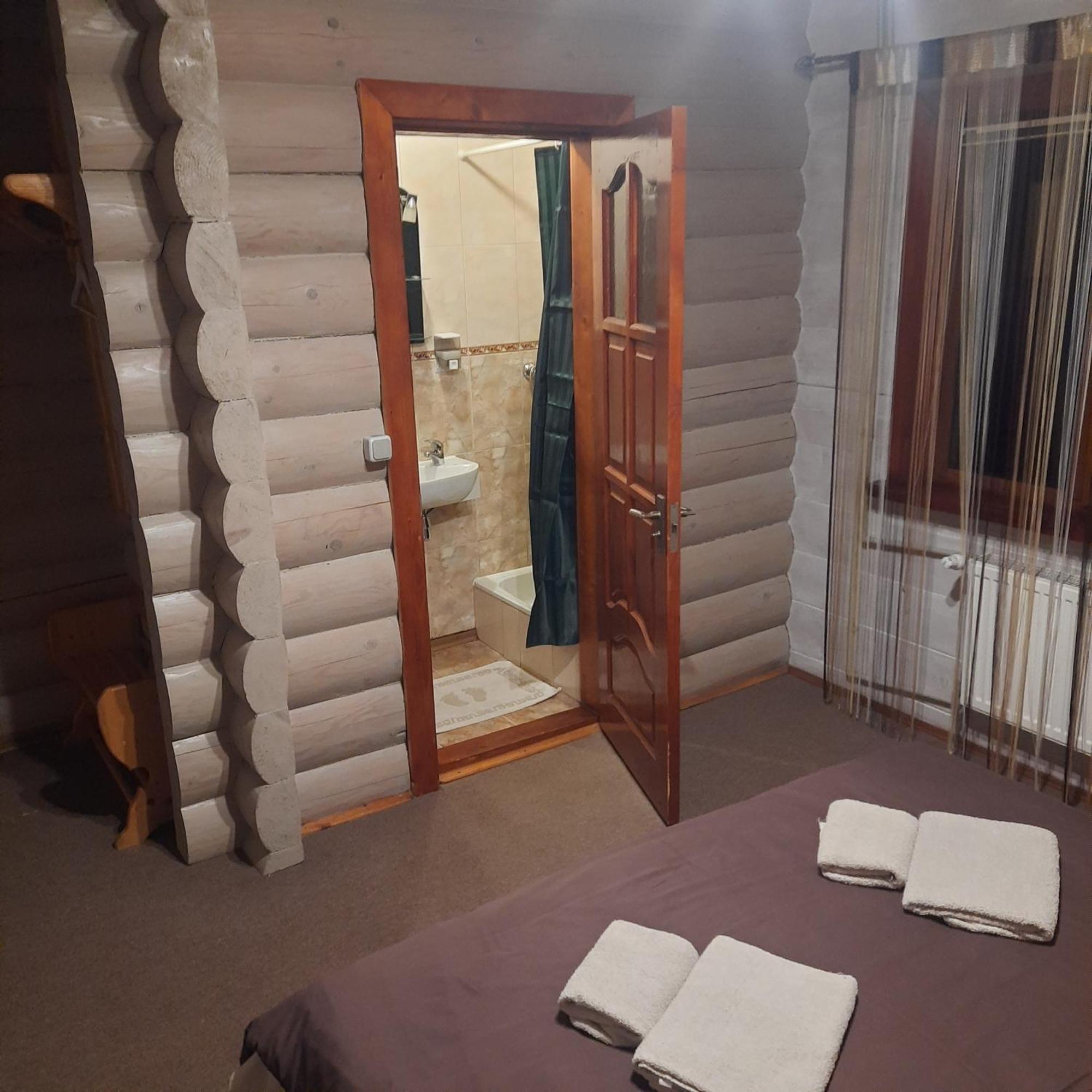 Lucy Hotel Yaremche Bilik gambar